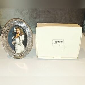 NIB VINTAGE MIKASA ETCHED CRYSTAL OVAL WEDDING PICTURE FRAME MADE IN GERMANY